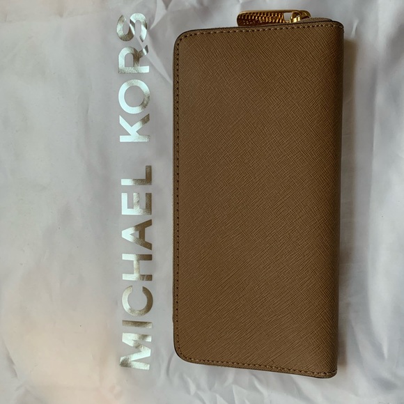 Michael Kors Large Selma Purse + Wallet - Picture 3 of 5